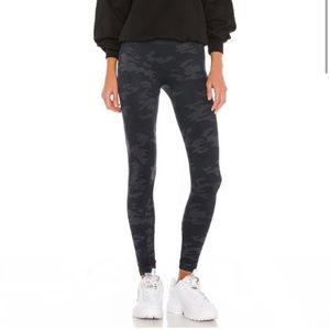 Spanx Camo Look at Me Now Leggings  NWOT